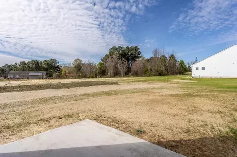 Exterior - 18 Cedar Run Ct, Benson, NC 27504 photo 4 of 9