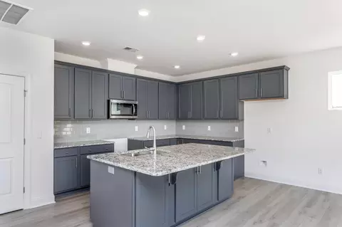 Kitchen - 18 Cedar Run Ct, Benson, NC 27504 photo 2 of 11