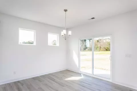 Dining - 18 Cedar Run Ct, Benson, NC 27504 photo 1 of 3
