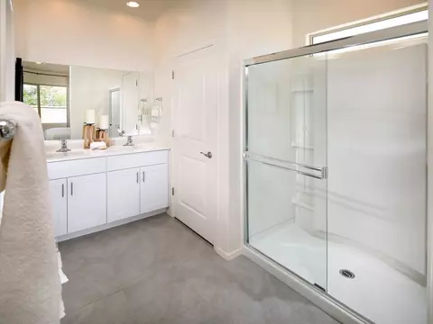 Bath - 12657 E Caden Dr, Vail, AZ 85641 photo 1 of 2