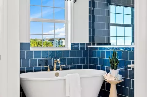 Bath - 2463 Spur Dr, Melbourne, FL 32940 photo 6 of 9