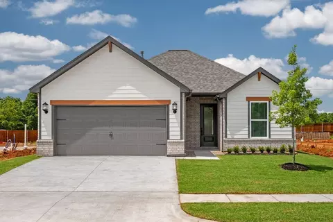 Exterior - 3009 Evyn Blvd, Yukon, OK 73099 photo 6 of 14