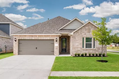 Exterior - 3009 Evyn Blvd, Yukon, OK 73099 photo 8 of 14