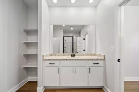 Bath - 3009 Evyn Blvd, Yukon, OK 73099 photo 1 of 2