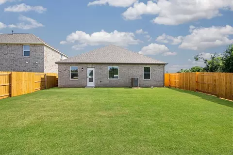 Exterior - 3009 Evyn Blvd, Yukon, OK 73099 photo 3 of 14
