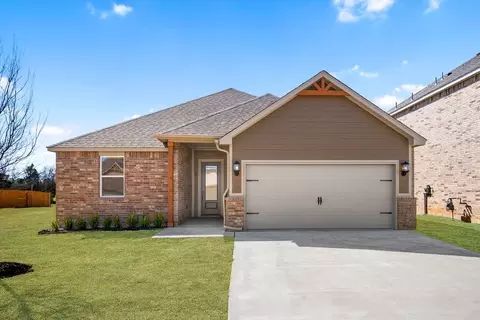 Exterior - 3009 Evyn Blvd, Yukon, OK 73099 photo 9 of 14
