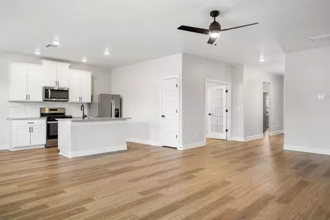 Living - 3009 Evyn Blvd, Yukon, OK 73099 photo 2 of 3