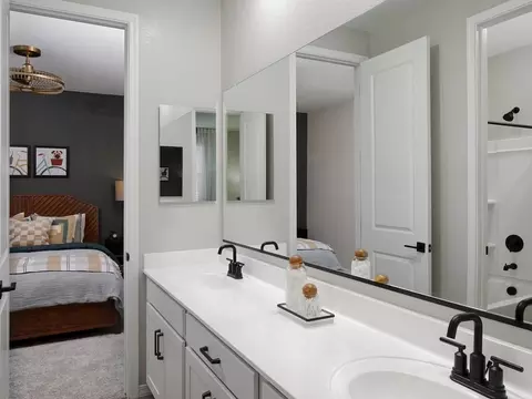Bath - 9812 56th Ln, Laveen, AZ 85339 photo 1 of 1