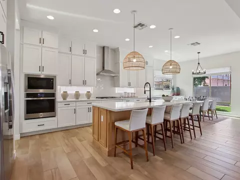 Kitchen - 9812 56th Ln, Laveen, AZ 85339 photo 1 of 3