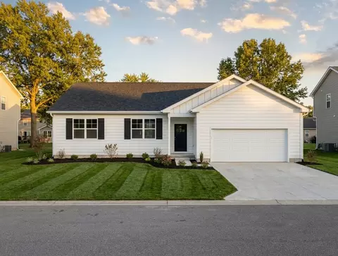 Exterior - 976 Main St, Baxter, TN 38544 photo 3 of 12