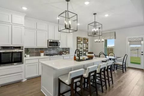 Kitchen - 3141 Miller Rd, Midlothian, TX 76065 photo 3 of 4