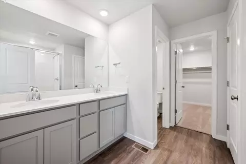Entry Way - 22728 E 47th Dr, Aurora, CO 80019 photo 2 of 10