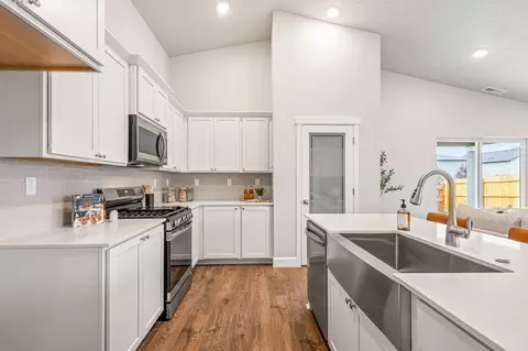 Kitchen - 61797 SE Camellia St, Bend, OR 97702 photo 3 of 15