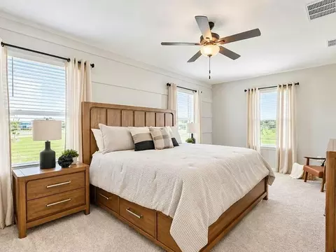 Bedroom - 7681 SE 113th Pl, Belleview, FL 34420 photo 2 of 8