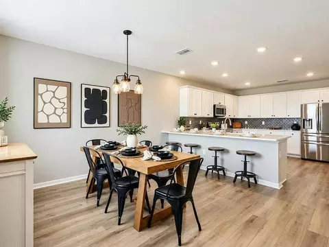 Dining - 7681 SE 113th Pl, Belleview, FL 34420 photo 1 of 2