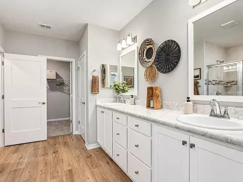Bath - 7681 SE 113th Pl, Belleview, FL 34420 photo 1 of 6