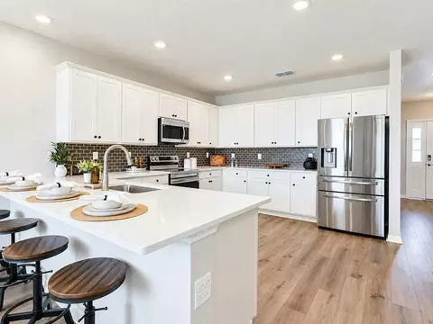 Kitchen - 7681 SE 113th Pl, Belleview, FL 34420 photo 1 of 4