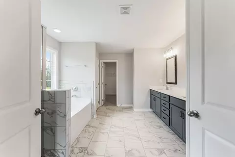 Entry Way - 428 Lakeview Way, Lagrange, GA 30241 photo 5 of 5