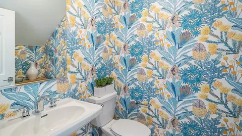 Bath - 2542 E Hyde Paseo, Ontario, CA 91762 photo 2 of 4