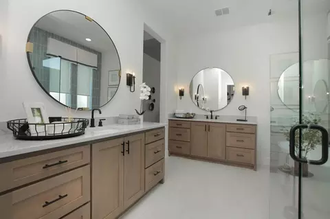 Bath - 2012 Grey Birch Pl, Aledo, TX 76008 photo 2 of 4