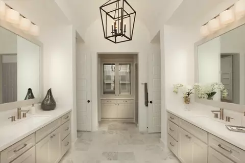 Bath - 2012 Grey Birch Pl, Aledo, TX 76008 photo 4 of 4