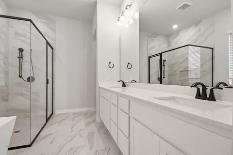 Bath - 2805 Wembley Ct, Celina, TX 75009 photo 1 of 2