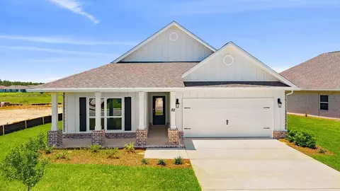 82 E Gray Owl Dr, Freeport, FL 32439