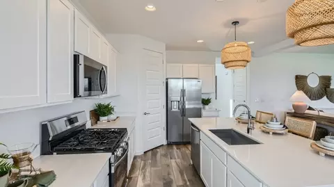 Kitchen - 8340 E Petra Ave, Mesa, AZ 85212 photo 3 of 4