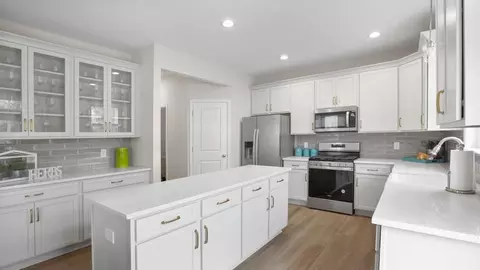 Kitchen - 617 River Trace Loop, Simpsonville, SC 29680 photo 2 of 2