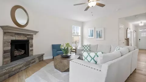 Living - 617 River Trace Loop, Simpsonville, SC 29680 photo 2 of 5