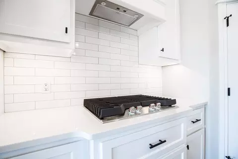Kitchen - 2920 E Northampton St, Broken Arrow, OK 74014 photo 5 of 8
