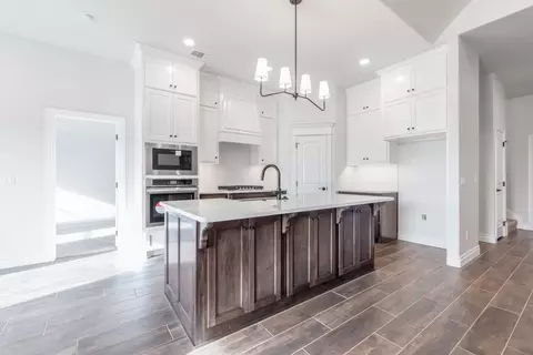 Kitchen - 2920 E Northampton St, Broken Arrow, OK 74014 photo 6 of 8