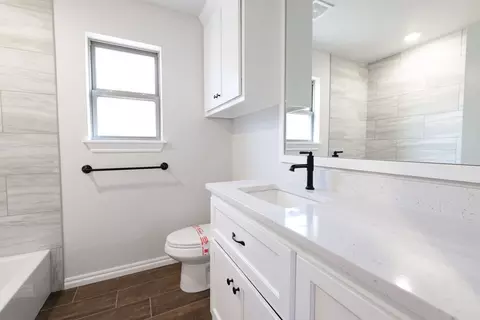 Bath - 2920 E Northampton St, Broken Arrow, OK 74014 photo 16 of 18