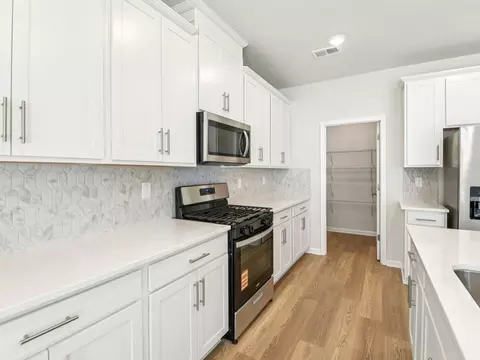 Kitchen - 1297 Whitman Cir, Monroe, GA 30656 photo 2 of 7