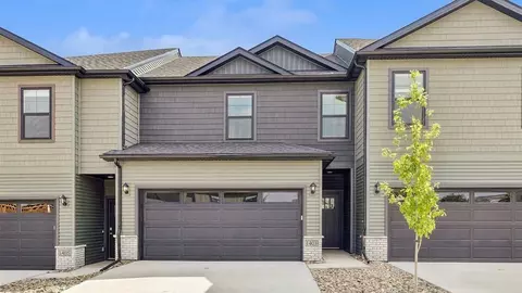 1434 S Banks St, West Des Moines, IA 50266