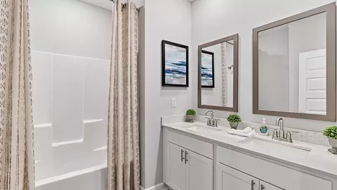 Bath - 100 Laney Ln, Dothan, AL 36305 photo 5 of 11
