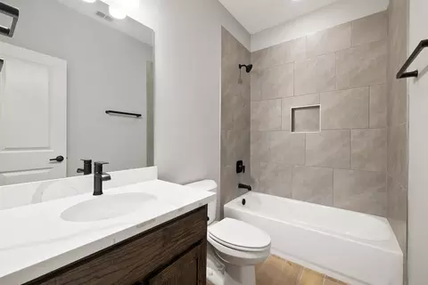 Bath - Undisclosed, Laredo, TX 78046 photo 2 of 5