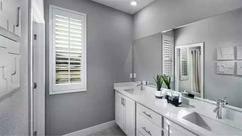 Bath - 2737 Emery St, Tracy, CA 95377 photo 3 of 3