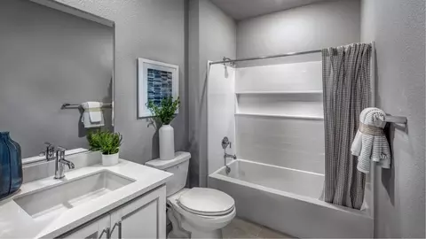 Bath - 2737 Emery St, Tracy, CA 95377 photo 2 of 3