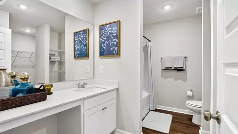 Bath - 1048 John Ave, Trinity, AL 35673 photo 1 of 4