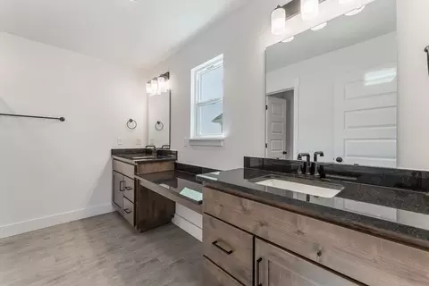 Bath - 101 W Seminole St, Strafford, MO 65757 photo 3 of 9