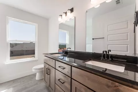 Bath - 101 W Seminole St, Strafford, MO 65757 photo 1 of 9
