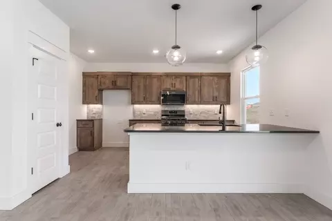 Kitchen - 101 W Seminole St, Strafford, MO 65757 photo 3 of 10