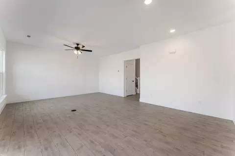 Living - 101 W Seminole St, Strafford, MO 65757 photo 2 of 5