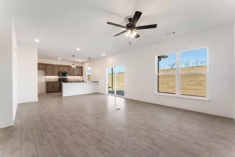 Living - 101 W Seminole St, Strafford, MO 65757 photo 1 of 5