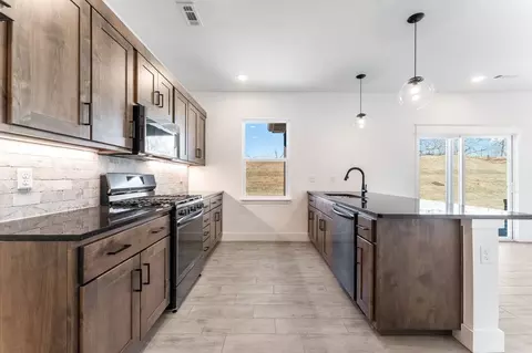 Kitchen - 101 W Seminole St, Strafford, MO 65757 photo 1 of 10