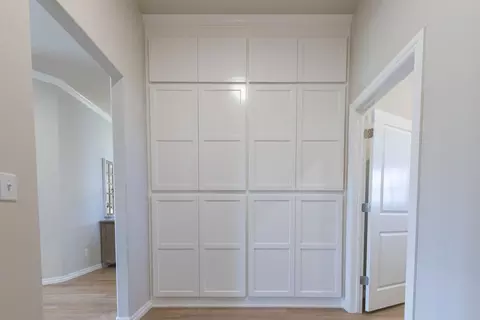 Entry Way - 701 Still Mdws, Guthrie, OK 73044 photo 5 of 23