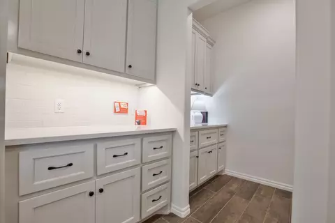 Entry Way - 701 Still Mdws, Guthrie, OK 73044 photo 6 of 23