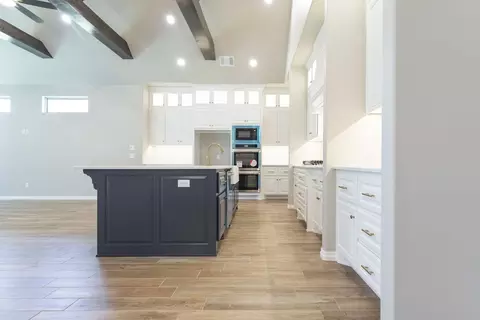 Kitchen - 701 Still Mdws, Guthrie, OK 73044 photo 22 of 24