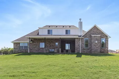 Exterior - 701 Still Mdws, Guthrie, OK 73044 photo 24 of 40